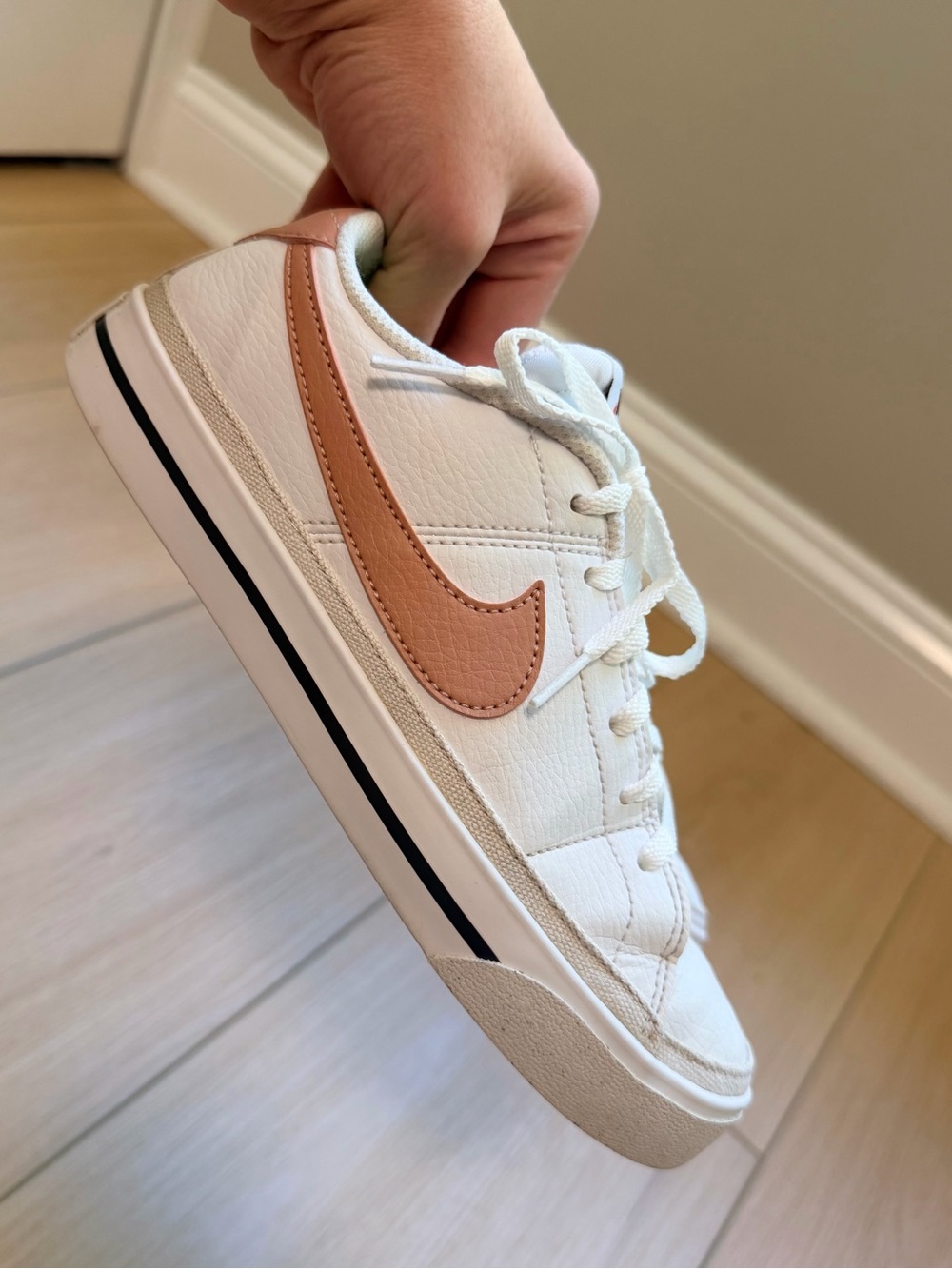Women’s Nike Court Legacy Shoes size 6.5